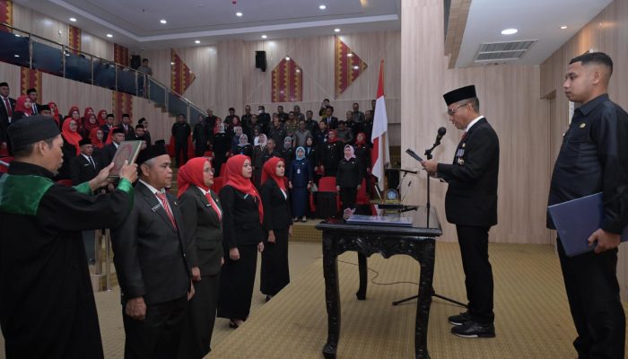 Sekda Kota Kendari Lantik 53 Pejabat Baru, Tekankan Loyalitas dan Profesionalisme ASN