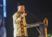 Tanpa Tunggu APBD, Gubernur Sultra Kucurkan Dana Pribadi 1,8 Miliar untuk Beasiswa Mahasiswa