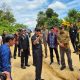 Kado HUT Ke-23 Konsel, Gubernur Sultra Teken Pembangunan Jalan Lalembuu