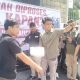Gerakan Koalisi Mahasiswa Lepas Tikus dan Potong Ayam di Kejati Sultra, Soroti Kejanggalan Hukum Kasus Korupsi Jembatan Cirauci