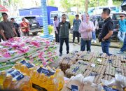 Bank Sultra Salurkan 300 Paket Sembako ke Pemkot untuk Korban Banjir di Kendari