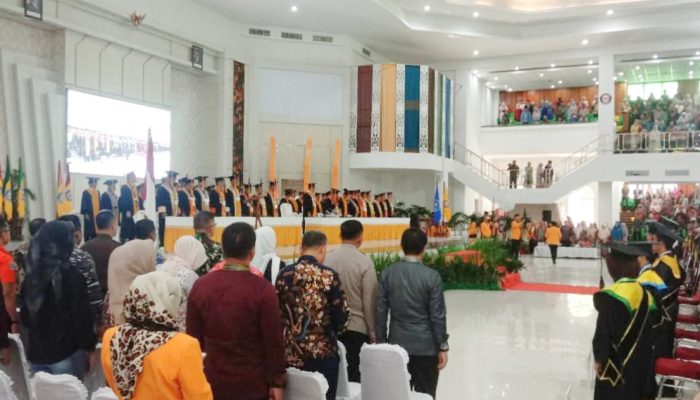 UHO Mewisuda 749 Mahasiswa, Plt Rektor: Wisuda Bukan Akhir Belajar, Tapi Awal Mengabdi untuk Masyarakat
