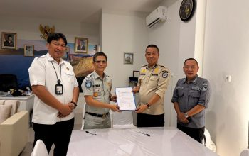 Jasa Raharja Sultra Salurkan Bantuan Marka Jalan kepada Dinas Perhubungan Kota Kendari