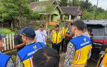 Kepala Balai Pelaksanaan Jalan Nasional Sultra Meninjau Jalan Poros Mantobua – Lohia