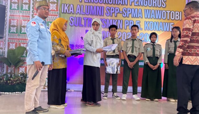 SMKN PP 5 Konawe Terima 33 Pasang Seragam Sekolah Gratis Program Gubernur Sultra, Bantu Siswa Kurang Mampu