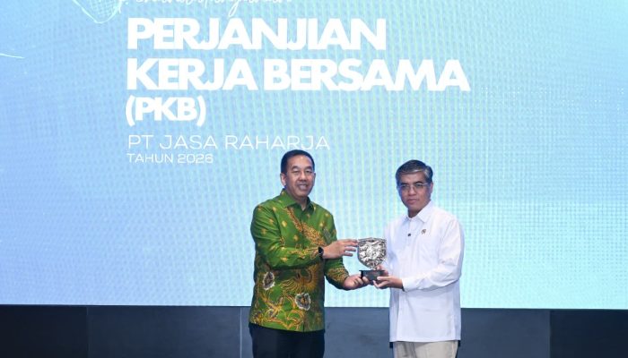 Saksikan Penandatanganan PKB Jasa Raharja dan Serikat Pekerja, Menaker Titip Tiga Agenda Strategis
