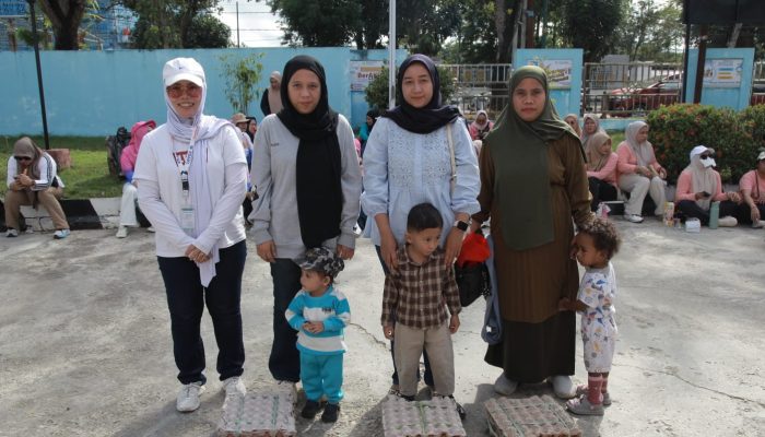 Alfamidi Kendari Salurkan 3.000 Butir Telur untuk Cegah Stunting pada Peringatan Hari Keluarga Nasional