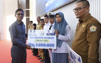 Pemprov Sultra Melalui Dikbud Salurkan Beasiswa kepada 3.500 Siswa SMA, SMK, dan SLB