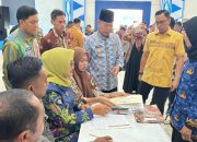 Gubernur Sultra Serahkan Pembayaran Gaji Seluruh PPPK Paruh Waktu Lingkup Pemprov