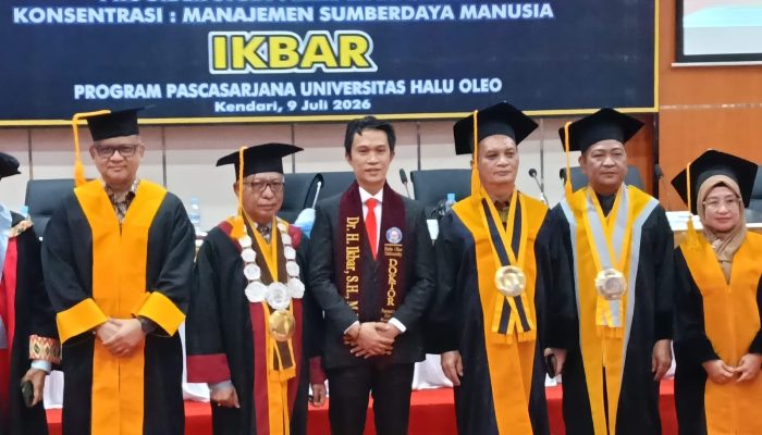Bupati Konawe Utara Ikbar Raih Gelar Doktor Pada Ilmu Manajemen UHO dengan Predikat Cumlaude