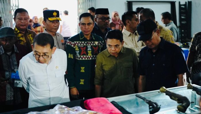 Menteri Kebudayaan Fadli Zon Tinjau Area dan Koleksi Museum Sultra, hingga Bahas Lukisan Purba di Muna