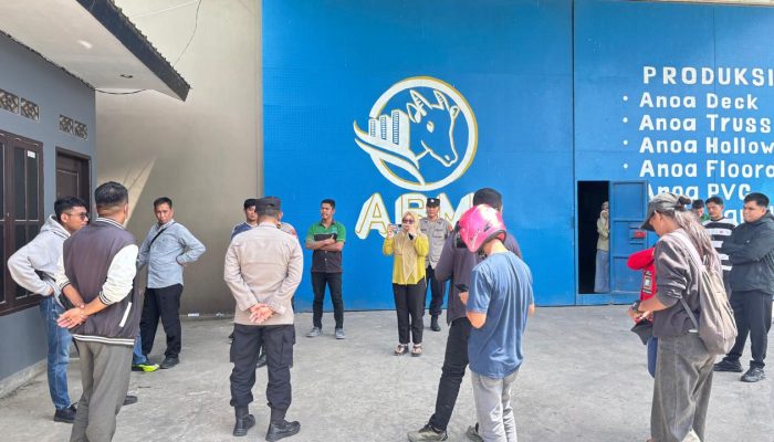 Diduga Potong Gaji dan Intimidasi Karyawan, SBKB Sultra Demo PT Anoa Bintang Metalindo