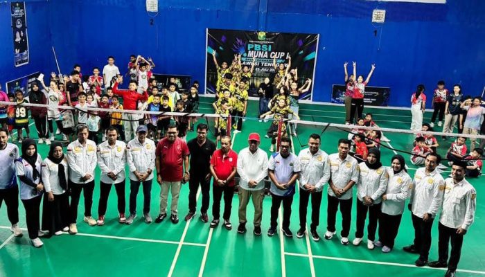 168 Atlet Bulu Tangkis Se-Sultra Berebut Juara Pada Turnamen PBSI Muna