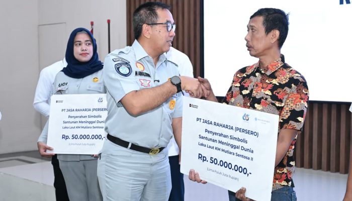 Jasa Raharja Serahkan Santunan kepada Ahli Waris Korban Kebakaran KM Mutiara Sentosa II
