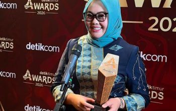 Wali Kota Kendari Terima Penghargaan Atas Inovasi Digitalisasi Penerimaan Daerah Pada Ajang Detiktimur Awards 2026