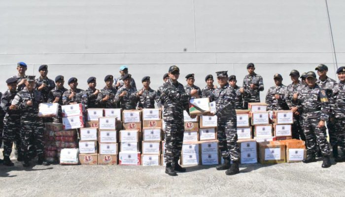 Gerak Cepat TNI AL Kirim Ribuan Bantuan Melalui KRI Bung Hatta-370 Untuk Warga Terdampak Gempa di NTT