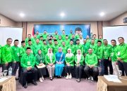 DPW PKB Sultra Perkuat Soliditas Internal, Serahkan SK Kepengurusan 17 DPC di Kendari