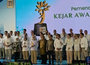 Wali Kota Kendari Raih Penghargaan KEJAR Award 2026, Lebih dari 90 Persen Pelajar Sudah Miliki Rekening