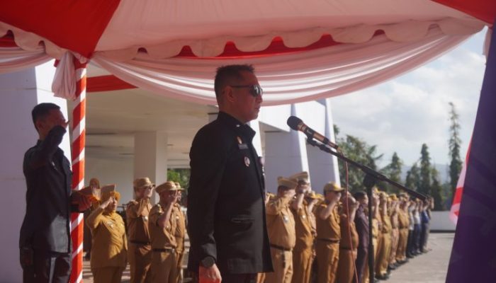Pimpin Apel Gabungan ASN, Sekda Kota Kendari Tegaskan Kedisiplinan Camat – Lurah Saat Berkantor