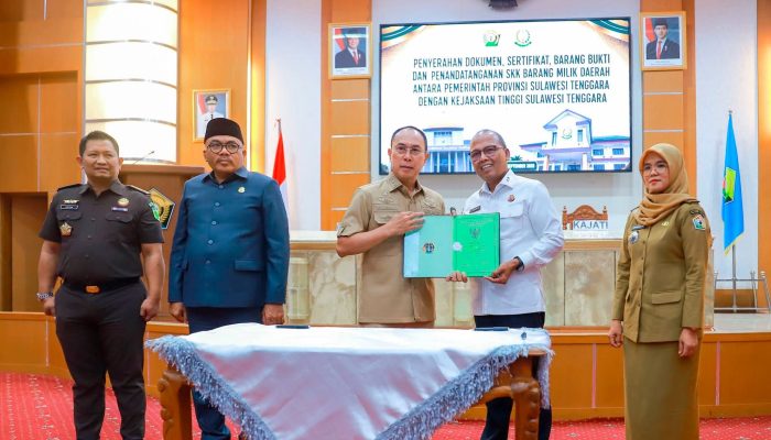 Pemprov Sultra Serahkan Penyelesaian Aset Daerah di Unsultra ke Kejaksaan