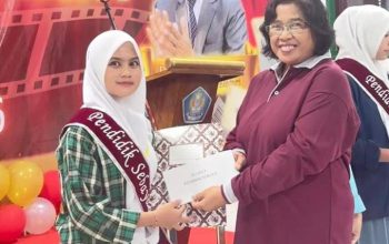 Rifka Aura Nabilah Harumkan Nama MTs Ummusabri Kendari Raih Juara I di Gebyar PIK-R