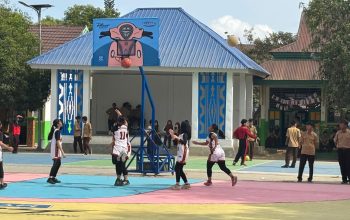 Kolaborasi SMAN 2 Kendari dan UD Maju Motor, Mural Lapangan Basket untuk Pacu Prestasi Siswa