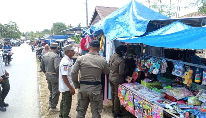 Satpol PP Muna Barat Sosialisasikan Penertiban PKL di Pasar Barangka