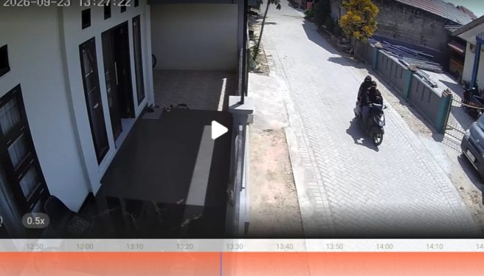 Aksi Dua Pria Diduga Curi Satu Unit Motor NMAX di Kendari Terekam CCTV