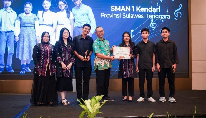 Siswa-siswi SMAN 1 Kendari Raih Juara II Musikalisasi Puisi Tingkat Nasional