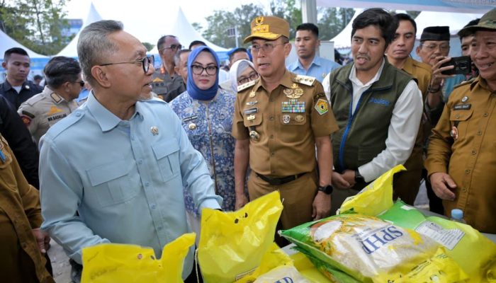 Dari Kendari, Menko Pangan Zulhas Pastikan 1 Juta Ton Beras Bantuan Segera Digelontorkan