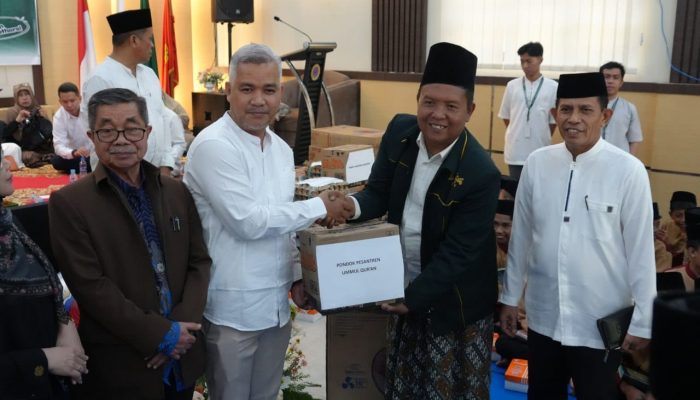 Dies Natalis Ke-32, STIE Enam Enam Kendari Salurkan 300 Paket Bantuan untuk Panti Asuhan dan Pesantren