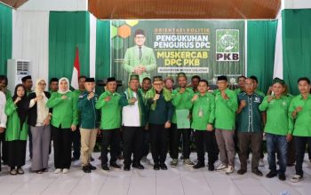 Jaelani Lantik Pengurus DPC PKB Buton Selatan, Tekankan Politik Kehadiran