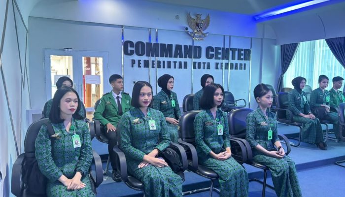 Kunjungi Command Center Kominfo Kendari, Siswa DIFIS Belajar Literasi Digital dan Teknologi Informasi
