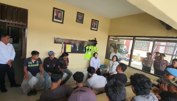 Projo Konawe Demo di Polda Sultra, Desak Kasus Dugaan Pencabulan Oknum Kades Segera Dituntaskan